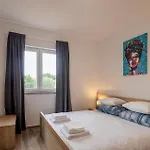 4 Bedroom Gorgeous Home In Vrsi