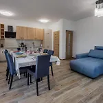 4 Bedroom Gorgeous Home In Vrsi Vrsi