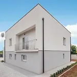 4 Bedroom Gorgeous Home In Vrsi