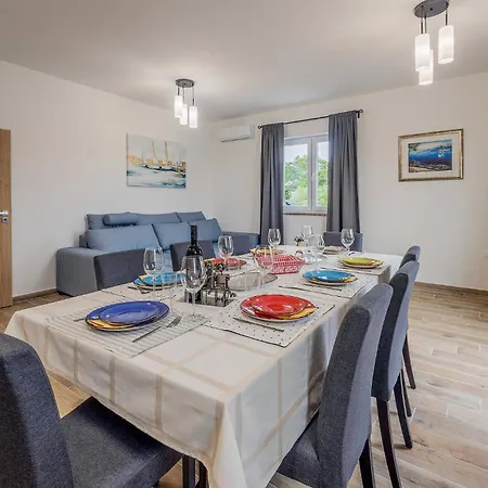 Hébergement de vacances Pet Friendly Home In Vrsi Vrsi
