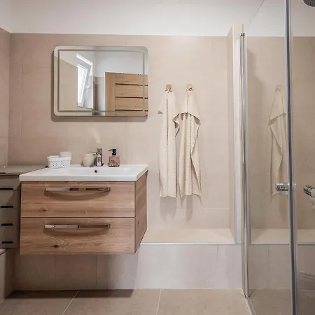 Pet Friendly Home In Vrsi Hébergement de vacances Vrsi