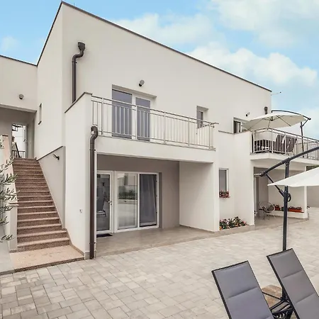 Pet Friendly Home In Vrsi * Vrsi