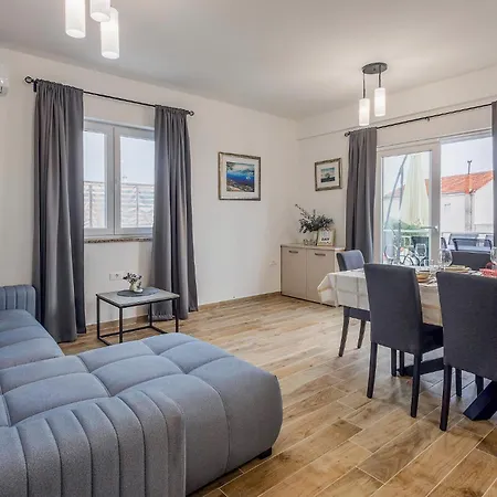 Hébergement de vacances Pet Friendly Home In Vrsi