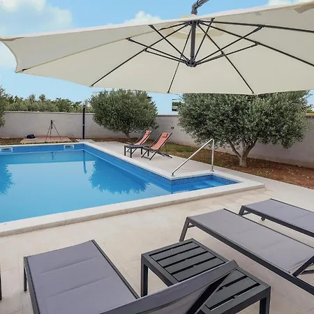 Pet Friendly Home In Vrsi Hébergement de vacances Vrsi