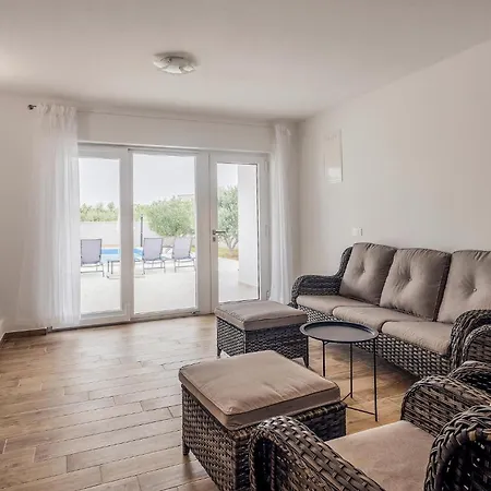 Hébergement de vacances Pet Friendly Home In Vrsi