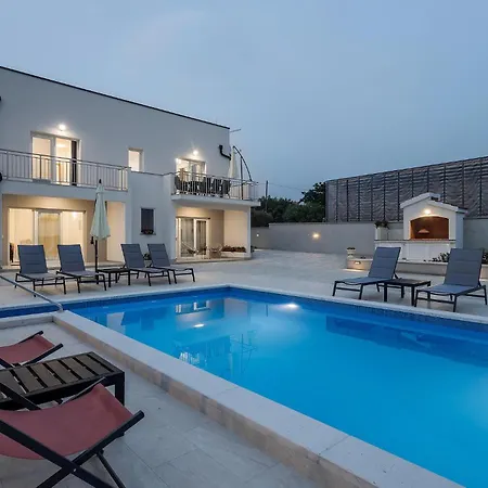 Hébergement de vacances Pet Friendly Home In Vrsi *