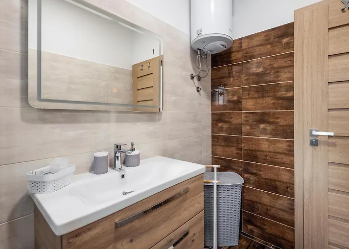 4 Bedroom Gorgeous Home In Vrsi