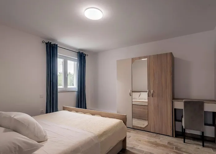 Holiday home 4 Bedroom Gorgeous Home In Vrsi