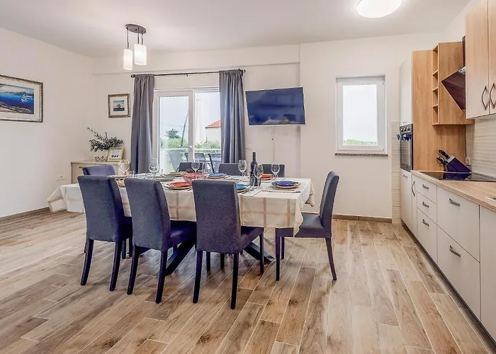 4 Bedroom Gorgeous Home In Vrsi * Vrsi