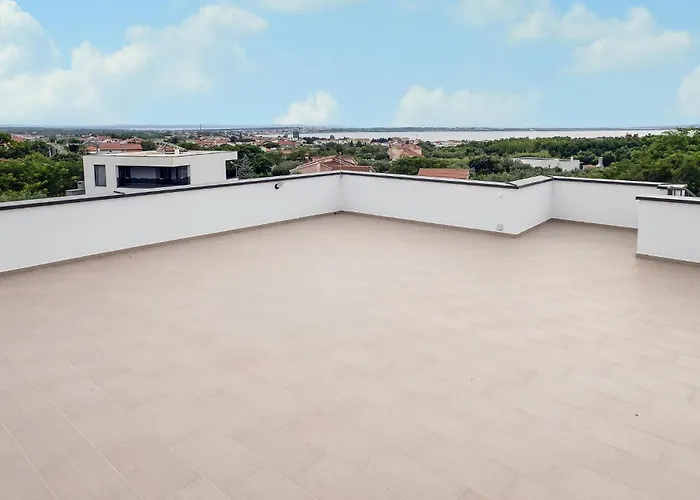 4 Bedroom Gorgeous Home In Vrsi
