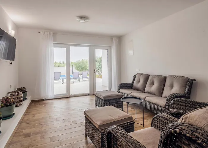 Holiday home 4 Bedroom Gorgeous Home In Vrsi
