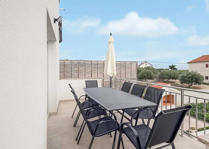 펜션 4 Bedroom Gorgeous Home In Vrsi *